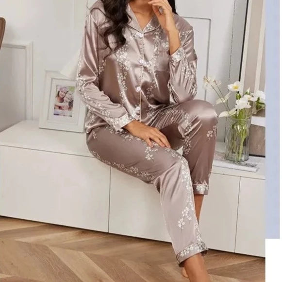 Pijama Feminino de Cetim Longo - Garabella